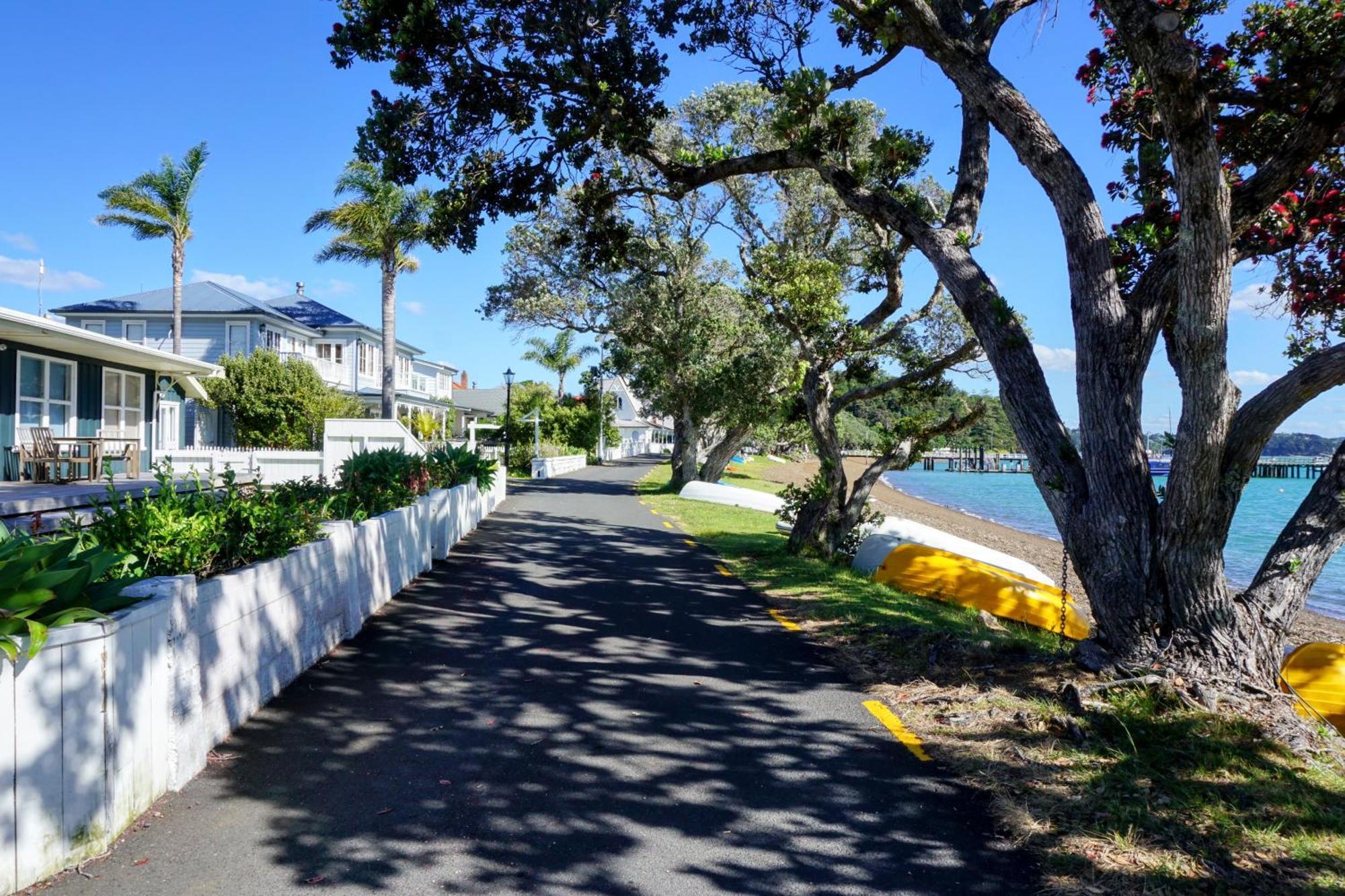 Last On The Strand, Russell - The Boathouse Екстериор снимка