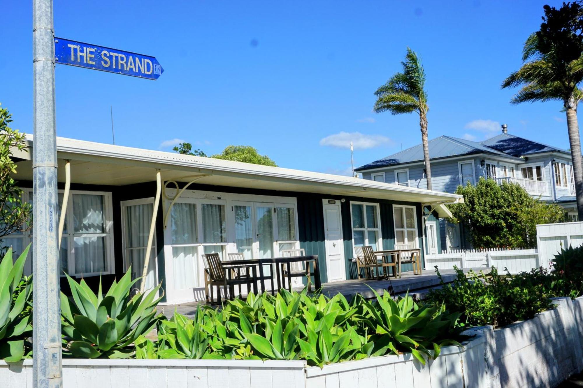 Last On The Strand, Russell - The Boathouse Екстериор снимка